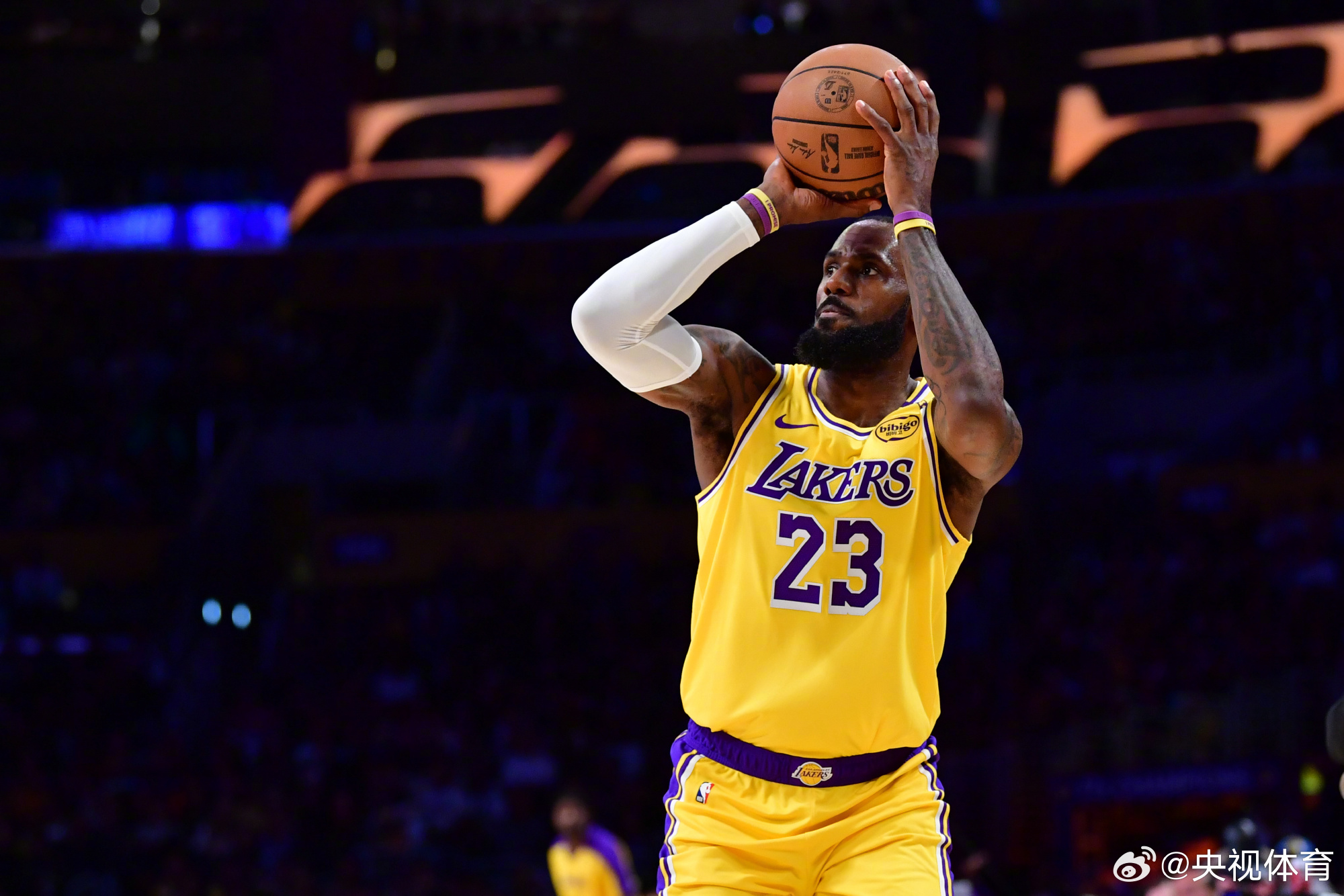 包含今夜NBA总决赛焦点战；克里夫兰骑士单刀错失；压力陡增；临场指挥获称赞的词条-金年会平台